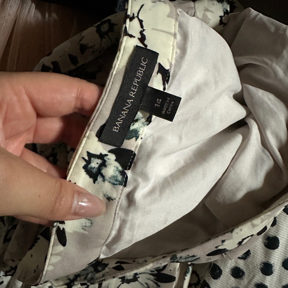 BANANA REPUBLIC Floral pleated skirt size 14 - Picture 5 of 5
